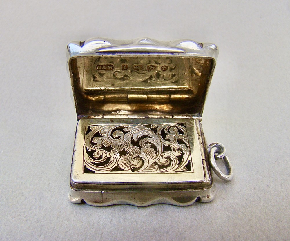 RARE VICTORIAN AESTHETIC MOVEMENT SILVER VINAIGRETTE BY DEAKIN & NEPHEW, BIRMINGHAM 1880 View VI