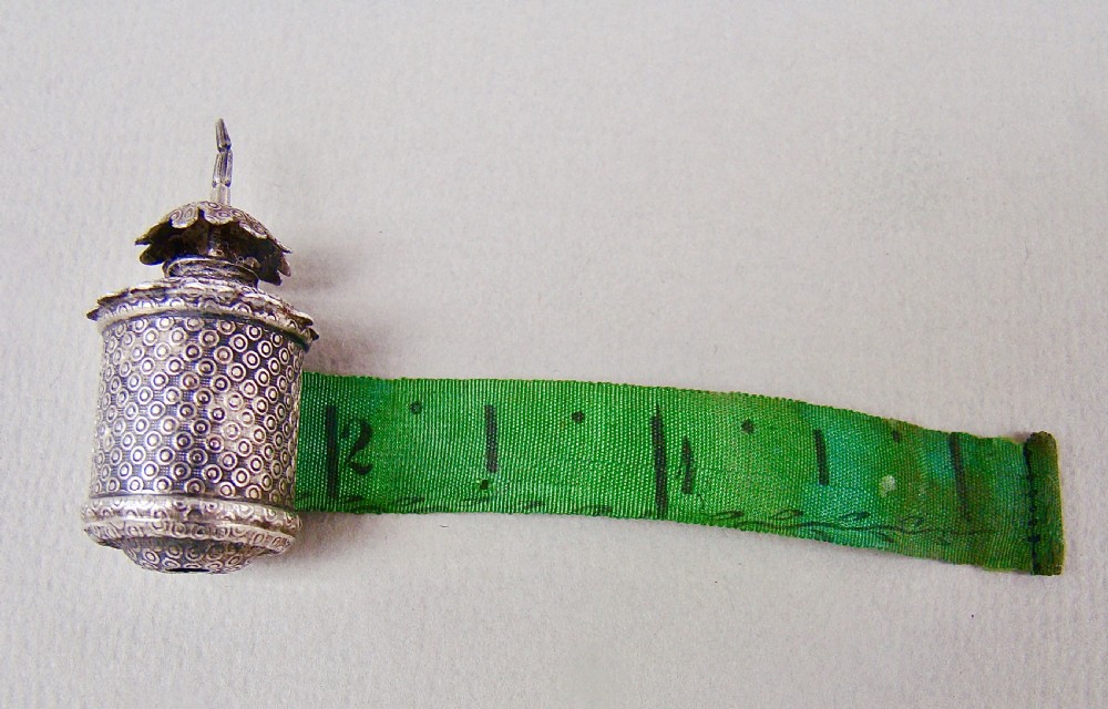 EXQUISITE GEORGIAN SILVER TAPE MEASURE, CIRCA 1820 View VI