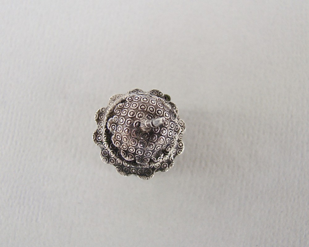 EXQUISITE GEORGIAN SILVER TAPE MEASURE, CIRCA 1820 View VIII