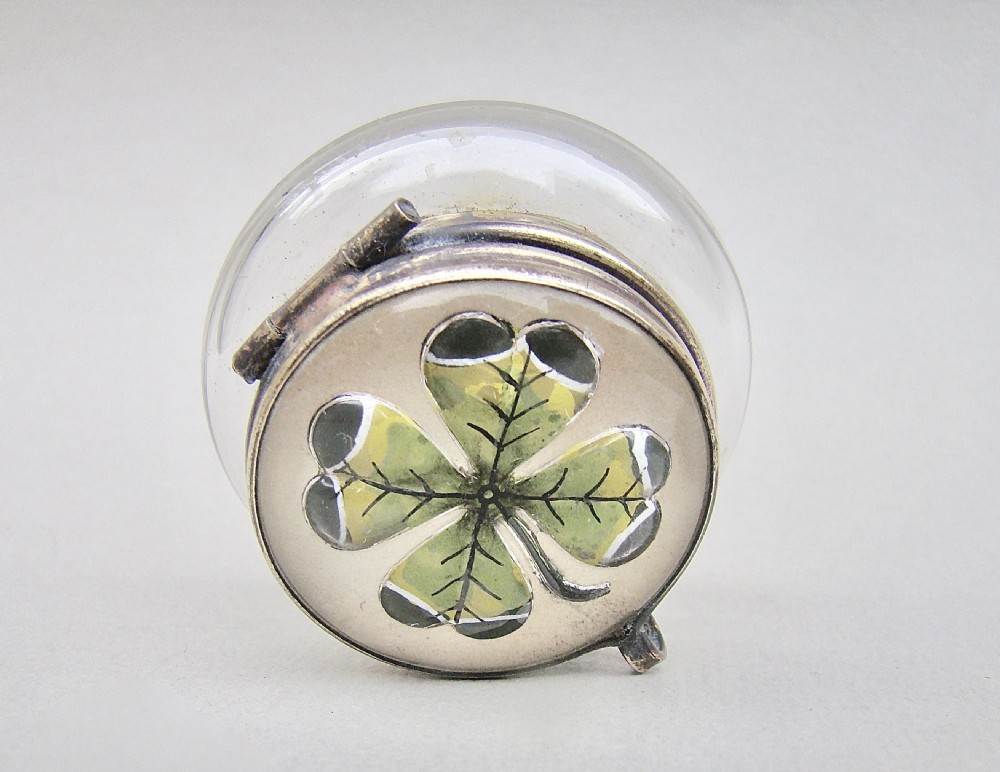 UNUSUAL 19TH CENTURY GLAZED FOUR LEAF CLOVER ENAMELLED GLASS TRINKET BOX, CIRCA 1890 View VII