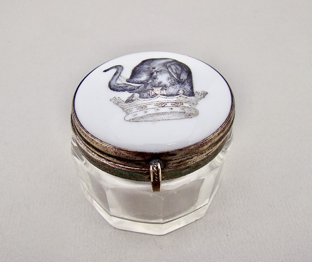 RARE 19TH CENTURY BRASS BOUND GLASS TRINKET BOX, CIRCA 1890 View VI