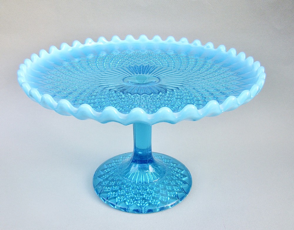 RARE VICTORIAN BLUE PEARLINE GLASS CAKE STAND BY DAVIDSON, SOMERSET PATTERN, CIRCA 1895