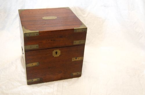 fig 2. Early Nineteenth Century Campaign Travelling Apothecary Box