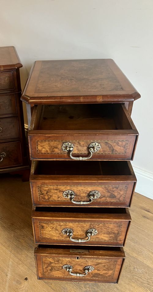 PAIR OF BURR WALNUT INLAID BEDSIDE CHESTS - ADDITIONAL PHOTO 7