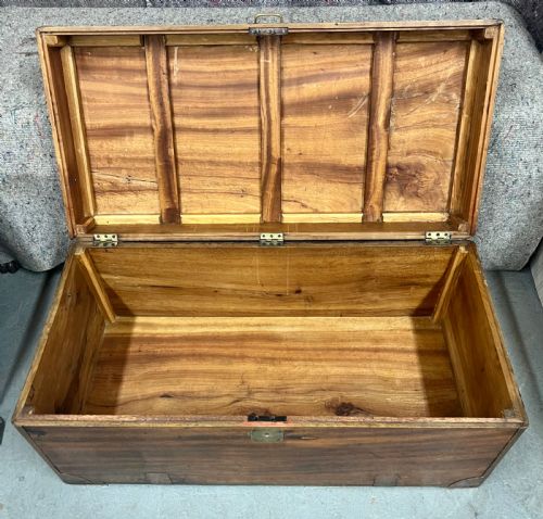 19TH CENTURY CAMPHOR WOOD CAMPAIGN TRUNK - ADDITIONAL PHOTO 7