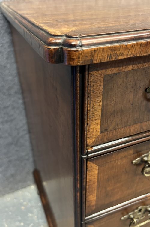 SMALL 18THC STYLE WALNUT DESK - ADDITIONAL PHOTO 2