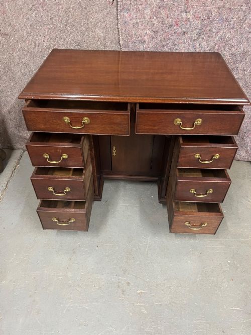 SMALL GEORGE III MAHOGANY DESK - ADDITIONAL PHOTO 3