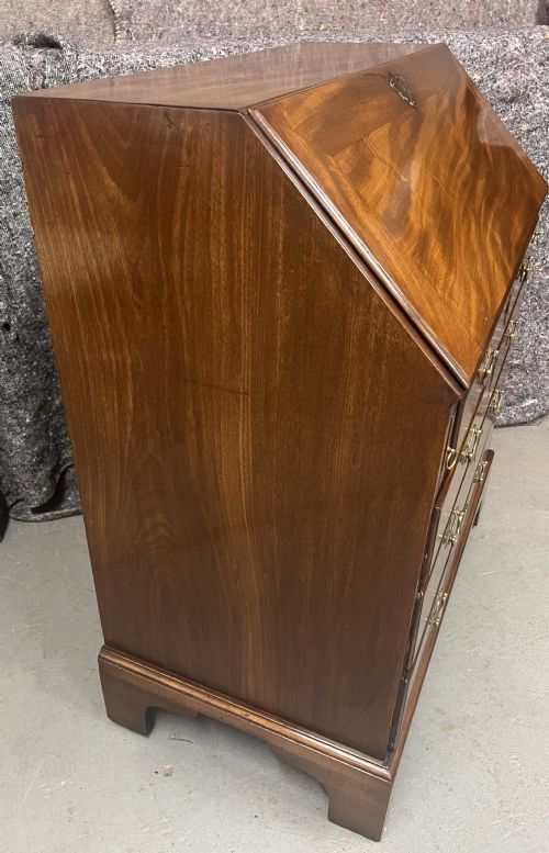 SMALL 3FT GEORGE II MAHOGANY BUREAU - ADDITIONAL PHOTO 6