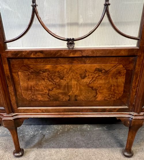 ATTRACTIVE EDWARDIAN BURR WALNUT DISPLAY CABINET - ADDITIONAL PHOTO 6