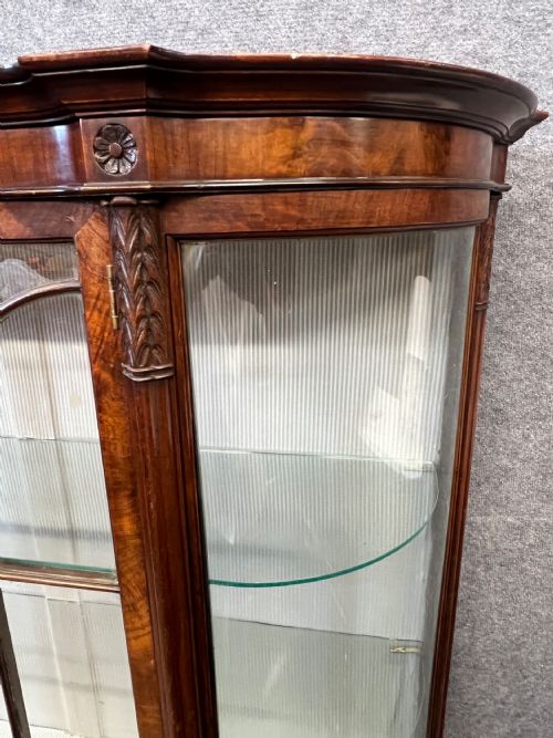 ATTRACTIVE EDWARDIAN BURR WALNUT DISPLAY CABINET - ADDITIONAL PHOTO 8