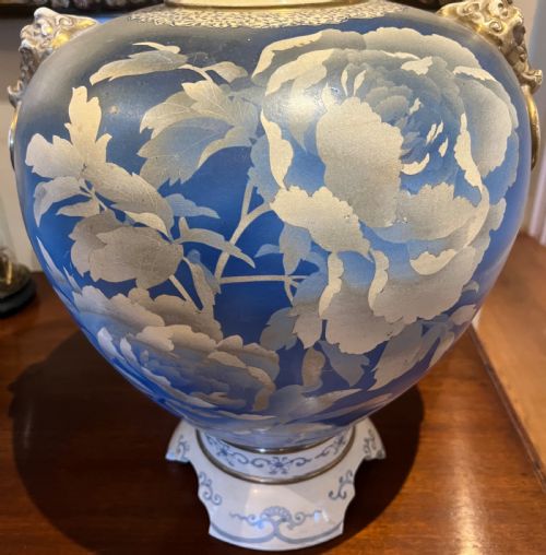 LARGE PAIR OF JAPANESE SATSUMA VASES - ADDITIONAL PHOTO 3