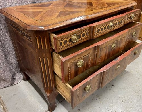 18THCENTURY ITALIAN COMMODE CHEST - ADDITIONAL PHOTO 2