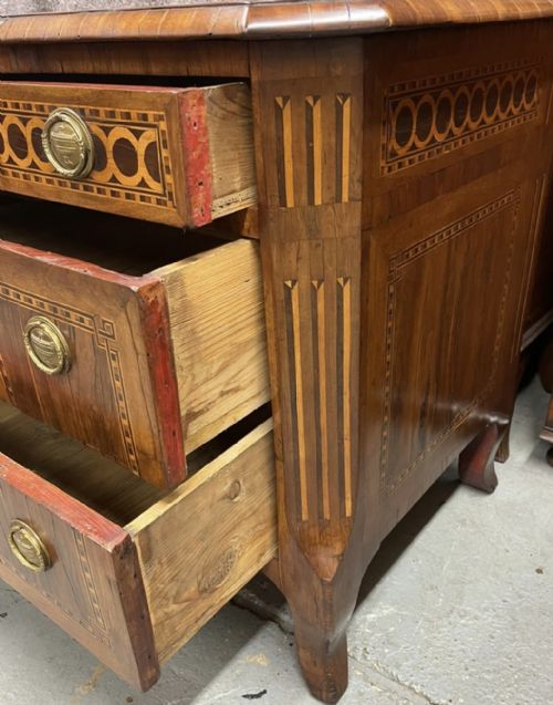 18THCENTURY ITALIAN COMMODE CHEST - ADDITIONAL PHOTO 5