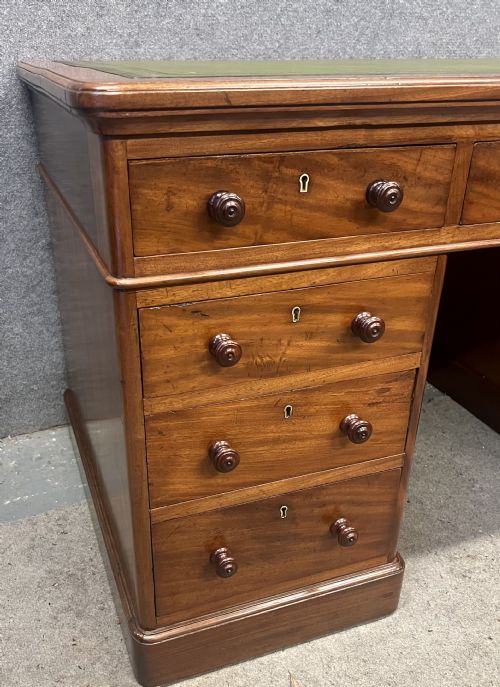 GOOD QUALITY 19TH CENTURY MAHOGANY DESK - ADDITIONAL PHOTO 4