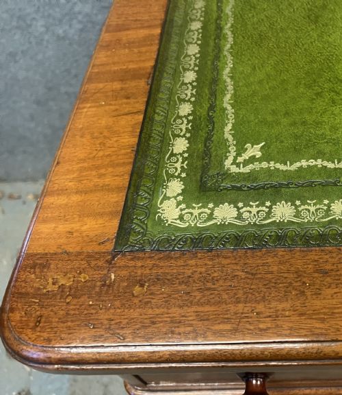 GOOD QUALITY 19TH CENTURY MAHOGANY DESK - ADDITIONAL PHOTO 8