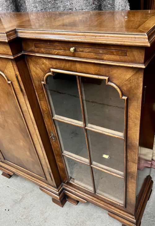 GOOD QUALITY QUEEN ANNE STYLE DWARF WALNUT BOOKCASE - ADDITIONAL PHOTO 2