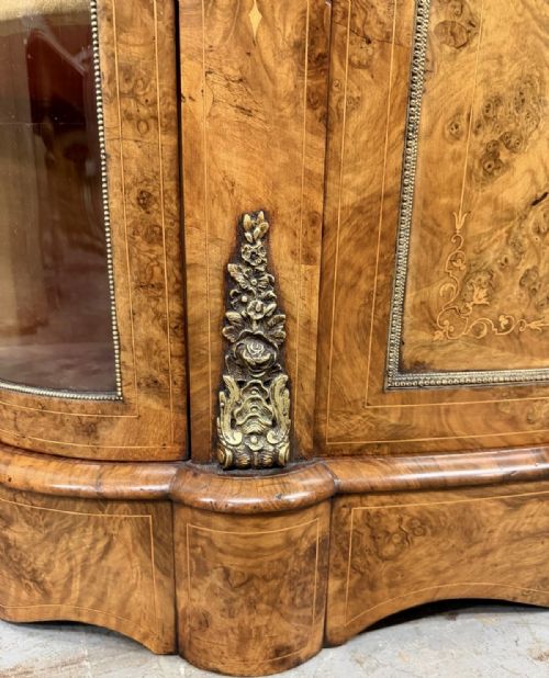 FINE BURR WALNUT CREDENZA SIDE CABINET - ADDITIONAL PHOTO 7