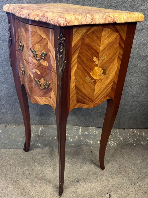 PAIR OF INLAID MARQUETRY AND MARBLE TOPPED BEDSIDE CHESTS LAMP TABLES - ADDITIONAL PHOTO 3