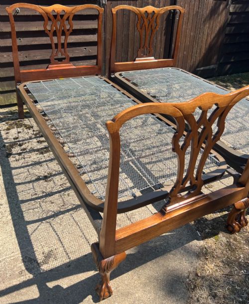 PAIR ANTIQUE CHIPPENDALE STYLE MAHOGANY SINGLE BEDS - ADDITIONAL PHOTO 3
