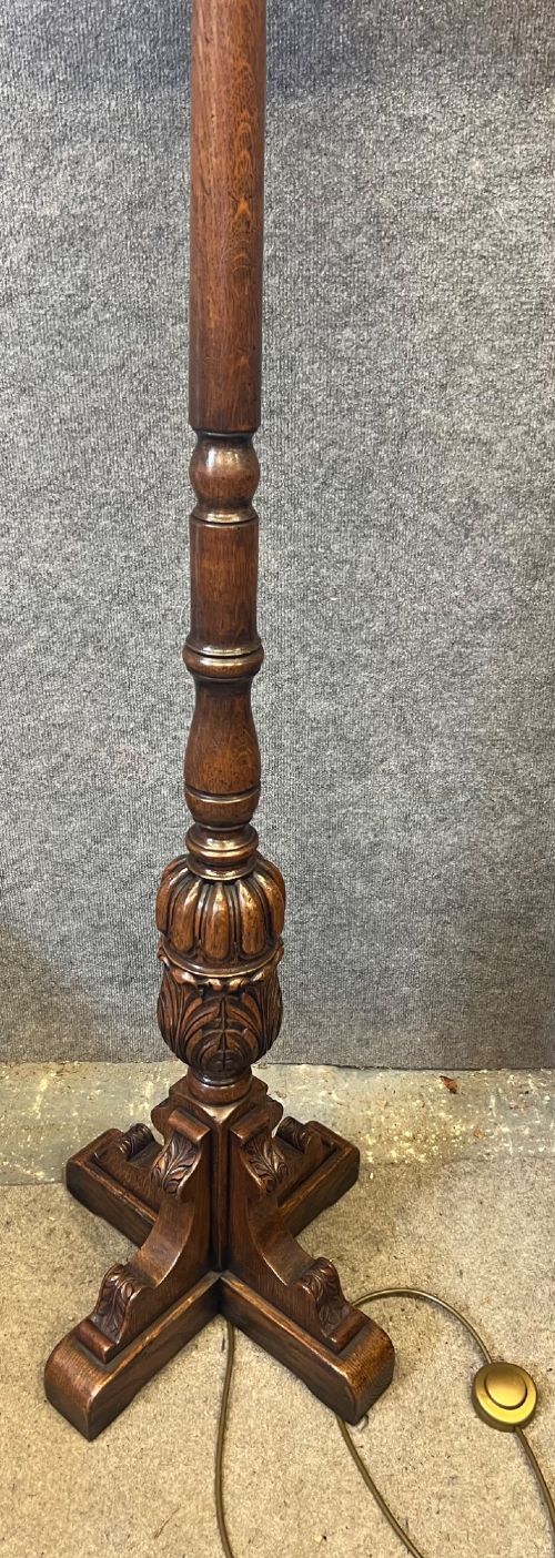 JACOBEAN STYLE OAK STANDARD LAMP - ADDITIONAL PHOTO 3