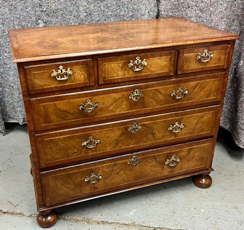 EARLY 18TH C WALNUT CHEST OF DRAWERS - ADDITIONAL PHOTO 11