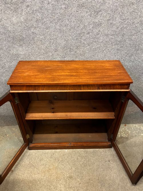 SMALL VICTORIAN MAHOGANY BOOKCASE - ADDITIONAL PHOTO 6