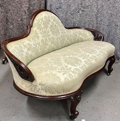Attractive Small Victorian Sofa Settee