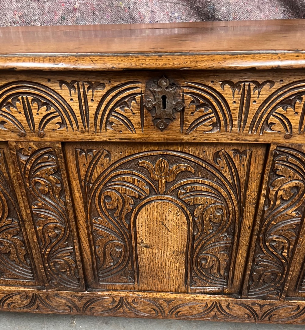 Early 18th.C. Oak Coffer View V
