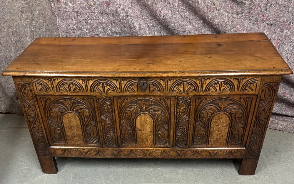 Early 18th.C. Oak Coffer View VII