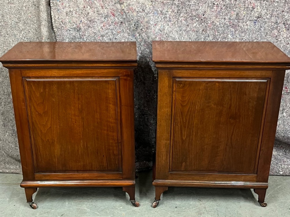 Pair of Edwardian Walnut Bedside Chests View IX