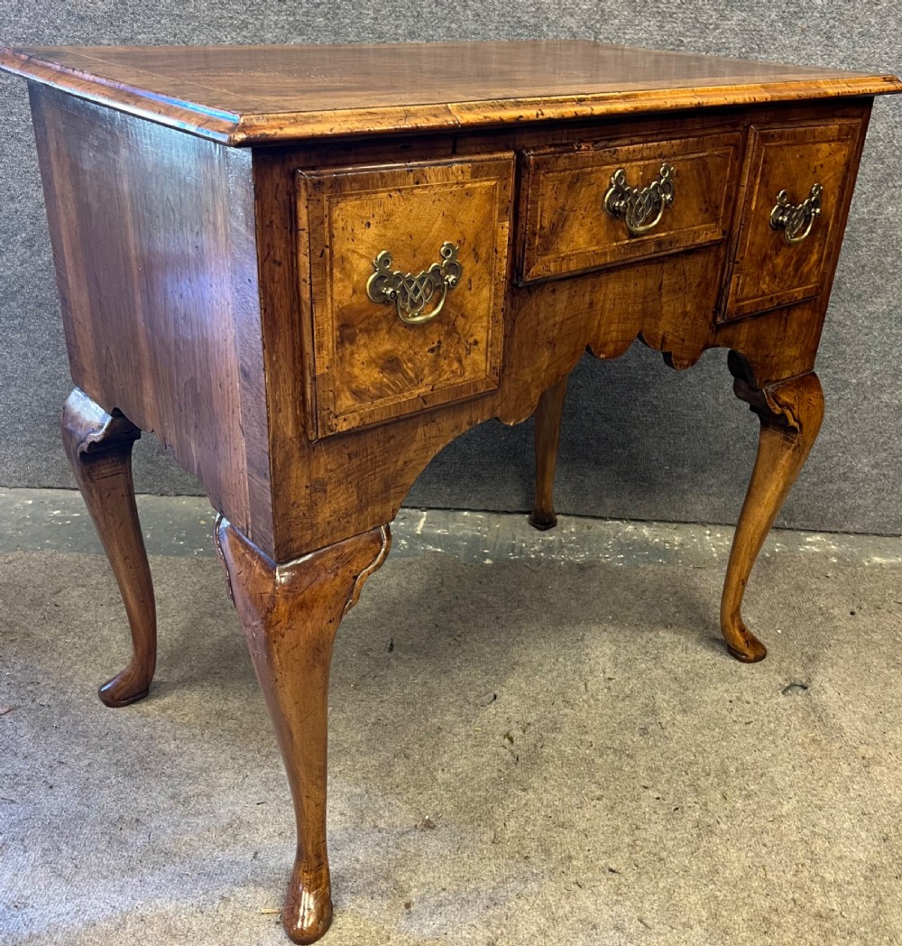 18.th.C. Walnut Low Boy View III