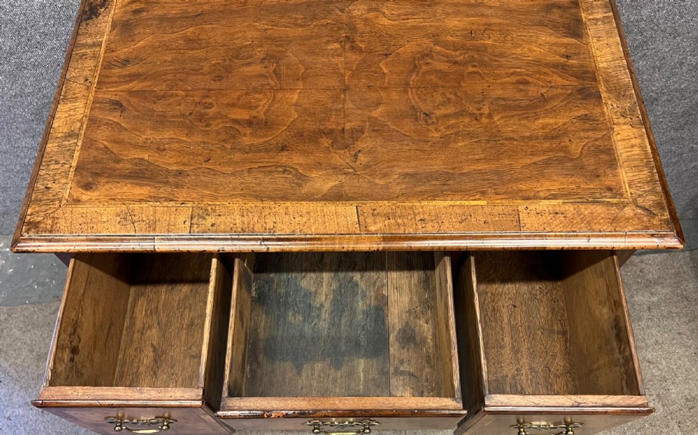 18.th.C. Walnut Low Boy View IV