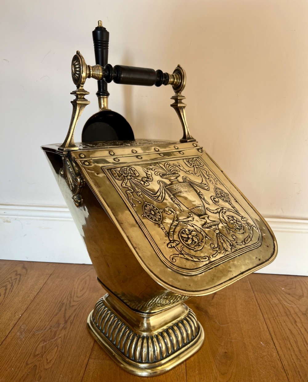 Very Attractive Antique Brass Coal Scuttle