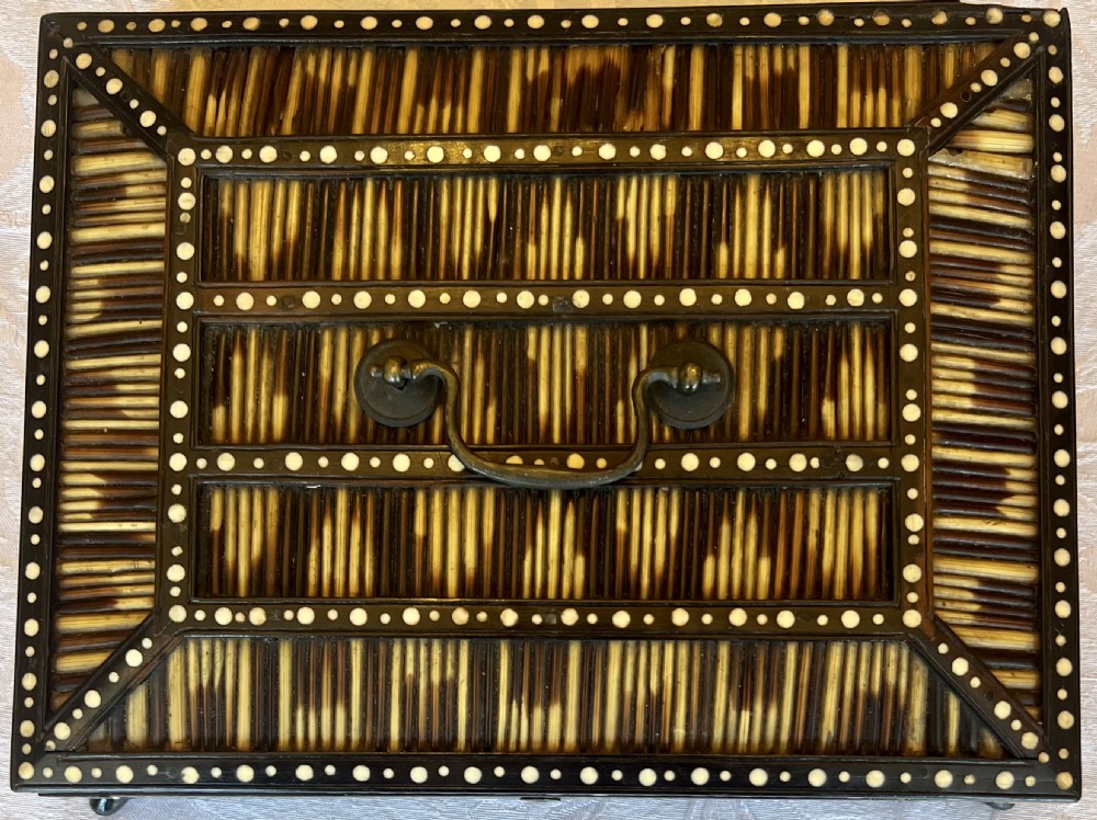 Unusual Martara Ceylonese Porcupine Quill Box View VI