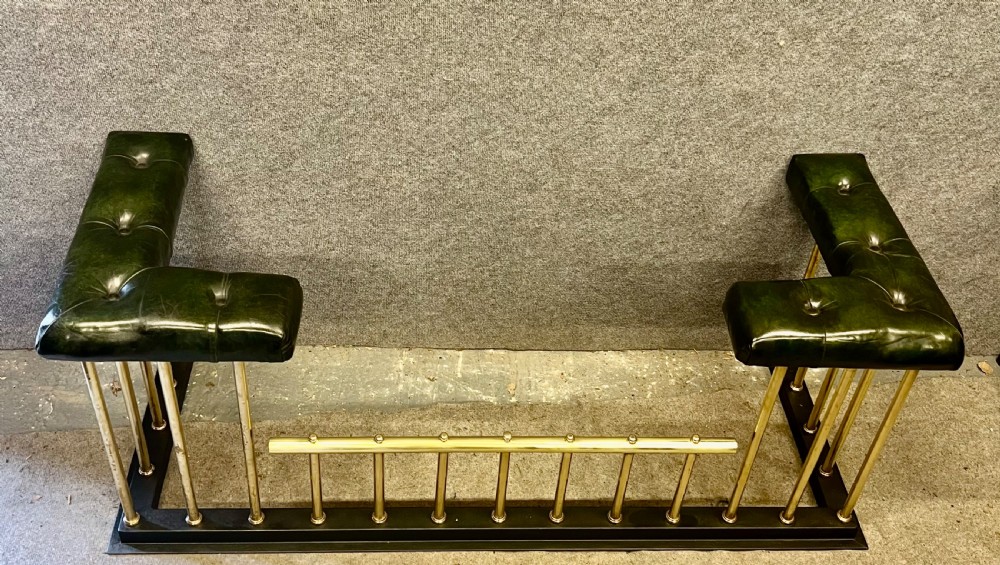 Large Victorian Club Fender