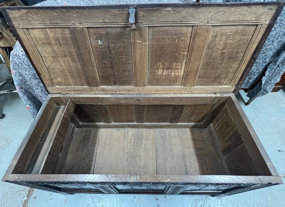 Original Early Oak Coffer View V
