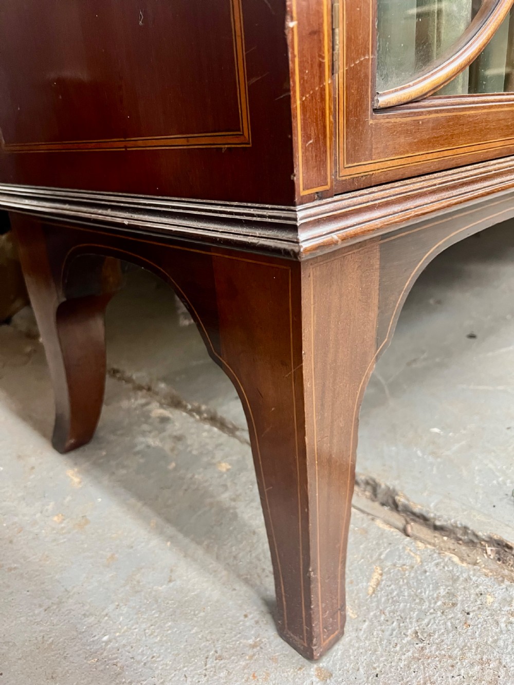Edwardian Maple & Co. Mahogany & Inlaid Bookcase View VII