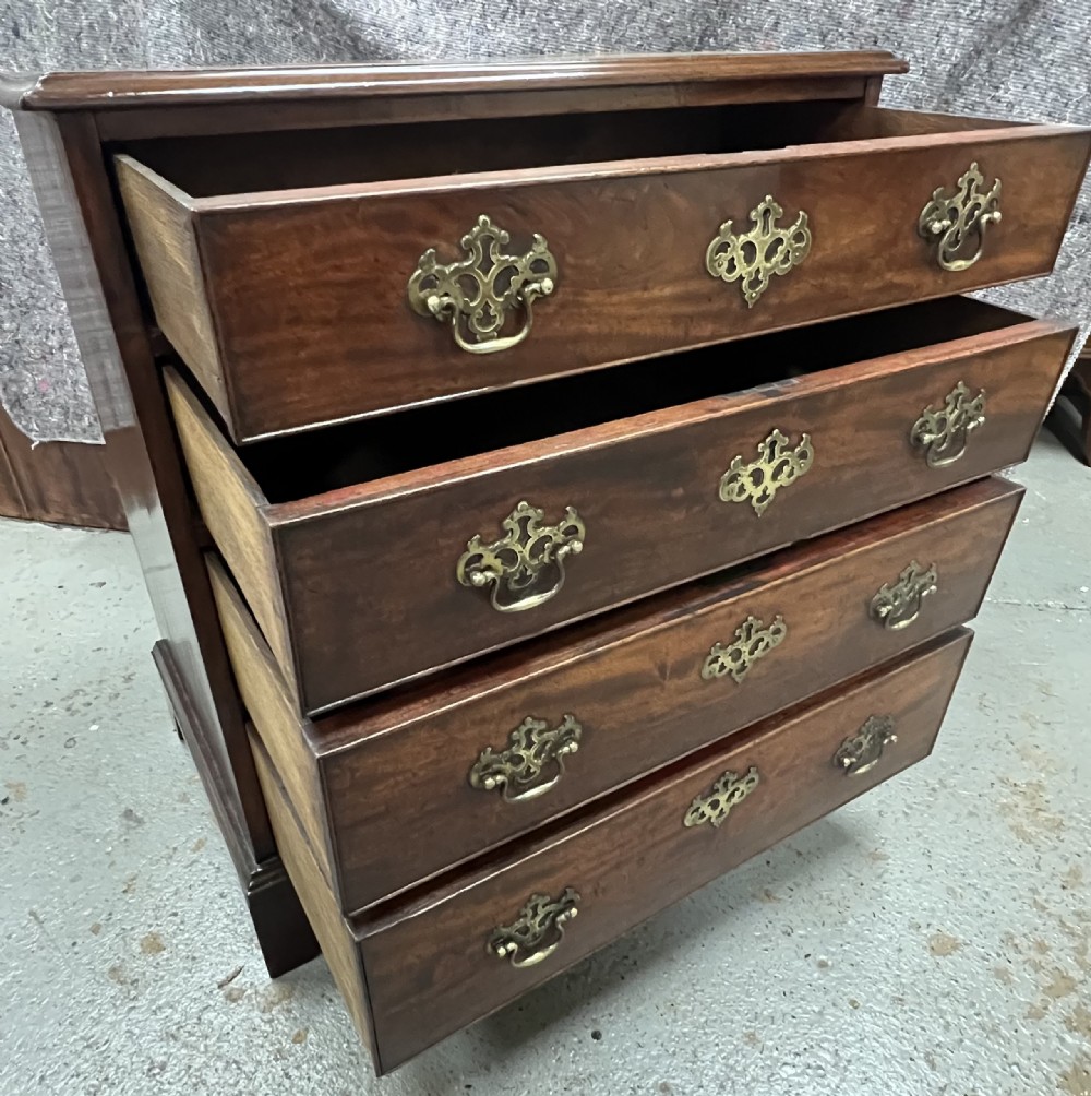 Small George III Mahogany Chest of Drawers View VII