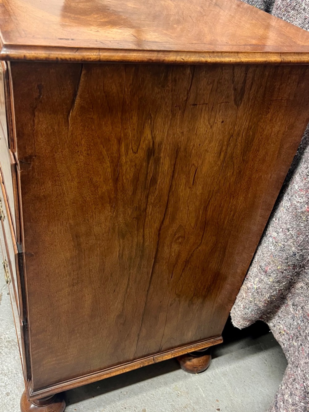 Early 18th C. Walnut Chest of Drawers View X