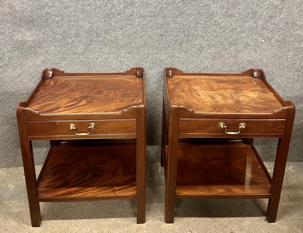 Pair of Georgian Style Mahogany Bedside or Lamp Tabes