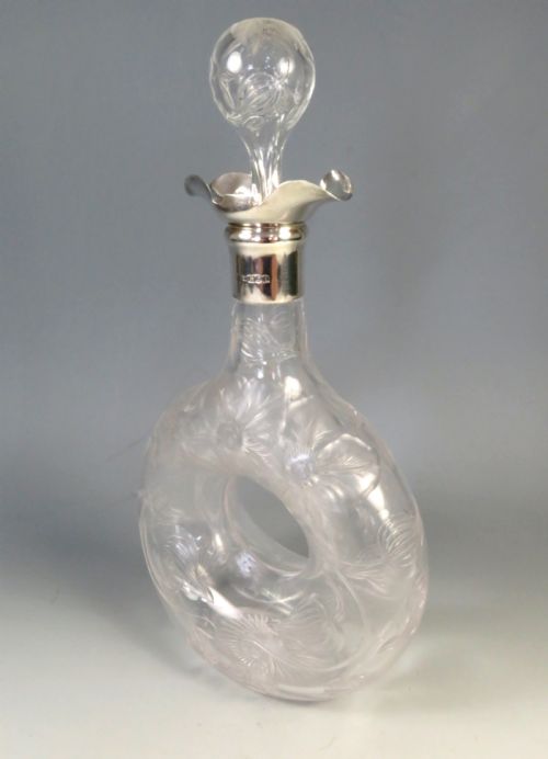 STEVENS AND WILLIAMS ROCK CRYSTAL GLASS DONUT DECANTER 1904 - ADDITIONAL PHOTO 1