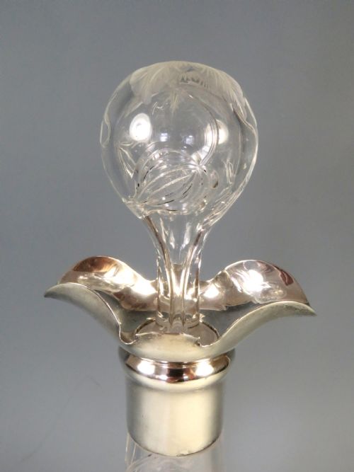 STEVENS AND WILLIAMS ROCK CRYSTAL GLASS DONUT DECANTER 1904 - ADDITIONAL PHOTO 5