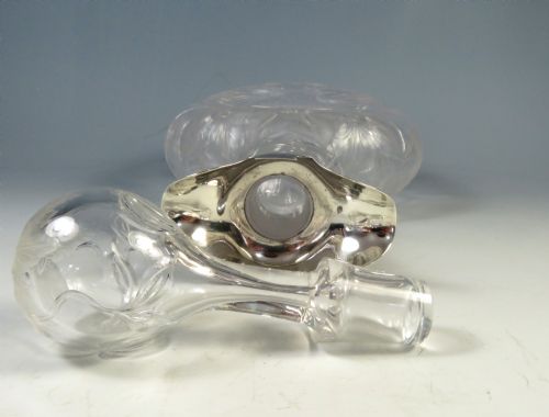 STEVENS AND WILLIAMS ROCK CRYSTAL GLASS DONUT DECANTER 1904 - ADDITIONAL PHOTO 7