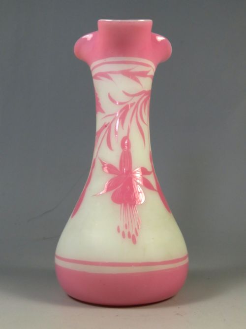 STOURBRIDGE PINK OVER WHITE FAUX CAMEO GLASS VASE - ADDITIONAL PHOTO 1