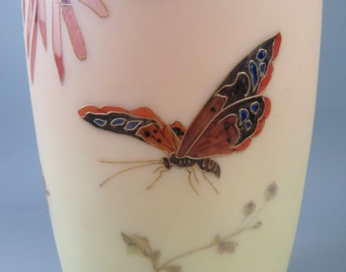 LARGE THOMAS WEBB BURMESE HAND PAINTED URANIUM GLASS VASE - ADDITIONAL PHOTO 4