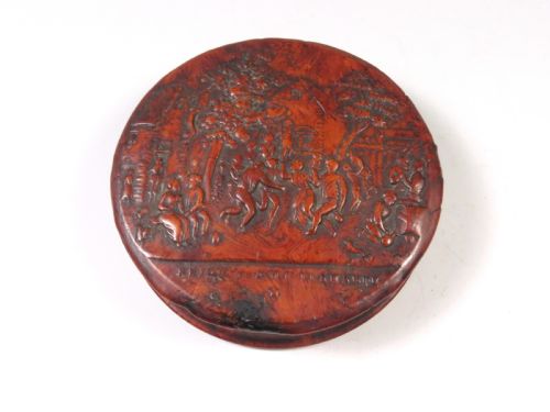 antique pressed burr wood snuff box rejouissance flamande - CATEGORY: ANTIQUE BOXES - DATED 1800