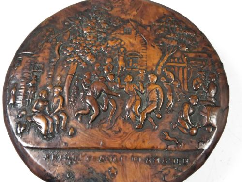ANTIQUE PRESSED BURR WOOD SNUFF BOX REJOUISSANCE FLAMANDE - ADDITIONAL PHOTO 1