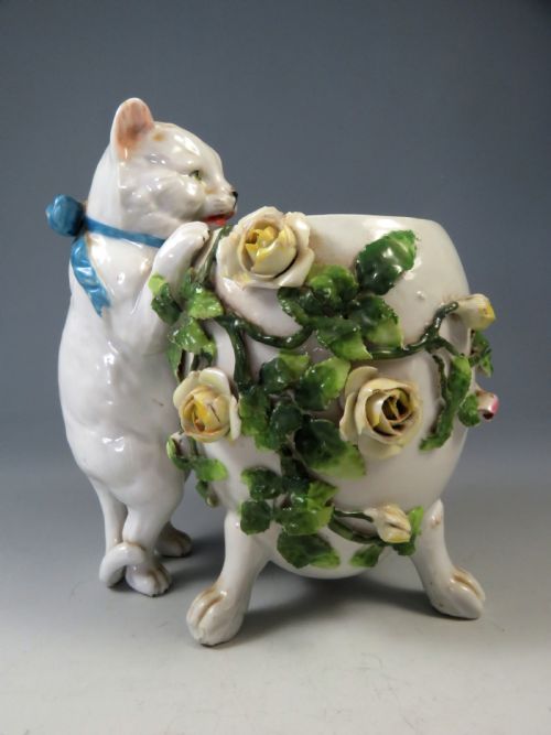ANTIQUE SITZENDORF POT POURRI CAT AND FLOWERS - ADDITIONAL PHOTO 3
