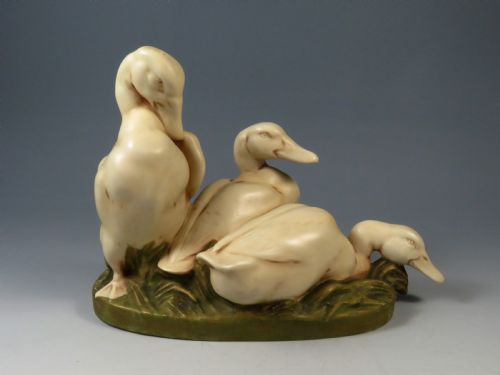 antique bohemian porcelain royal dux figurine 3 ducks - CATEGORY: ANTIQUE CERAMICS - DATED 1910