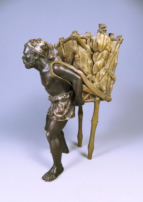 ANTIQUE 19TH CENTURY AUSTRIAN BRONZE MOORISH MAN CARRYING A BASKET - ADDITIONAL PHOTO 3